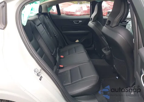 2020 Volvo S60 T5 Momentum z USA, uszkodzony, nr VIN 7JR102FKXLG043525